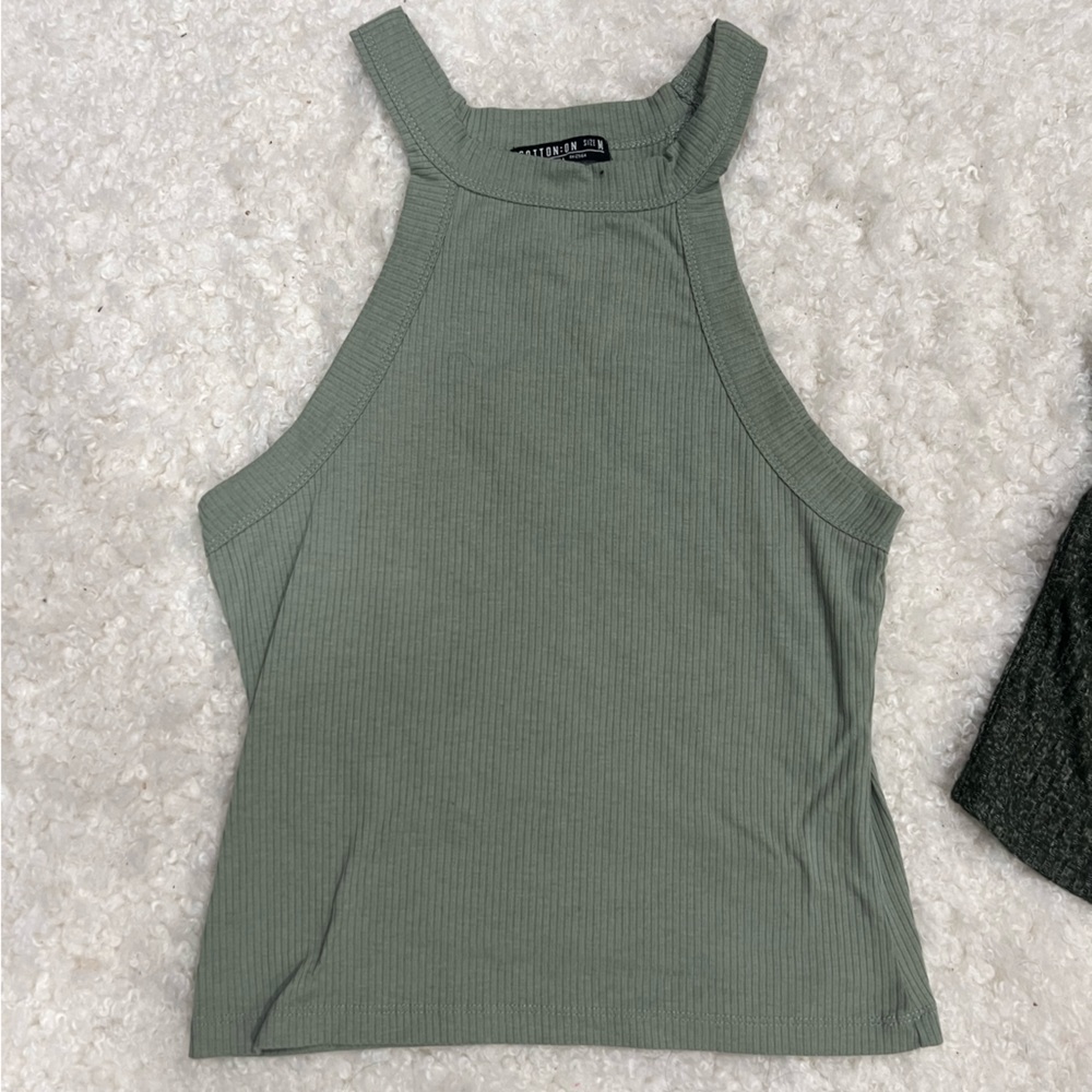 Basic tops - Picture 3 of 4